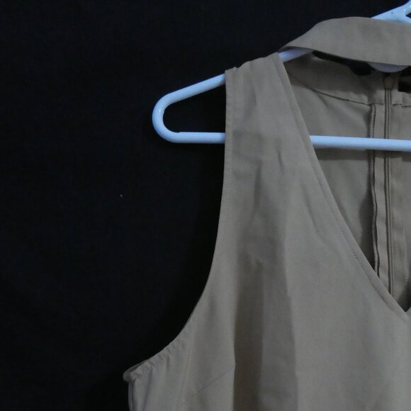 REVAMPED - Premium Collection | large | Sleeveless V-Neck Blouse | Choke Collar - Picture 3 of 13